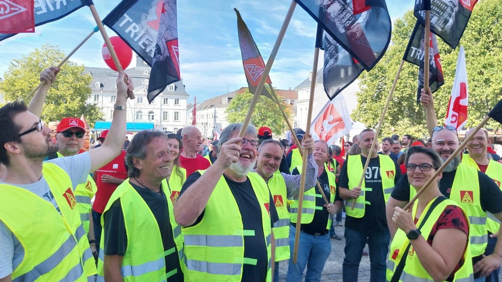 Hart verdient! DGB Demo Saarbrücken