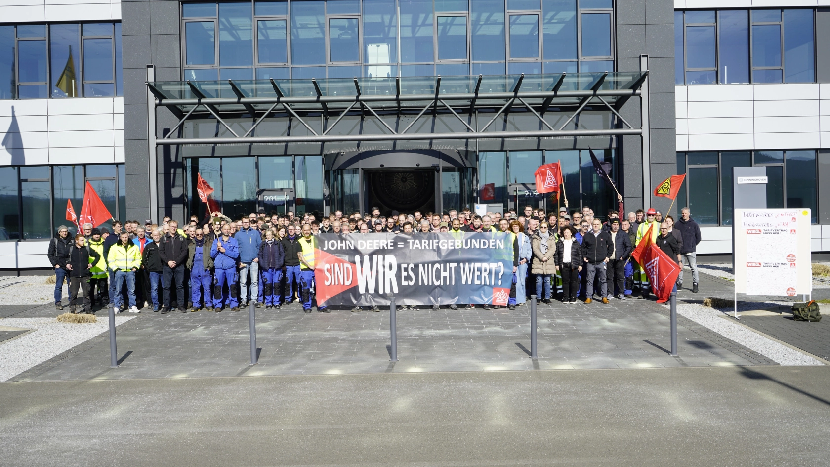 Foto-Aktion: Wir sind Viele  - Wir für Tarif!