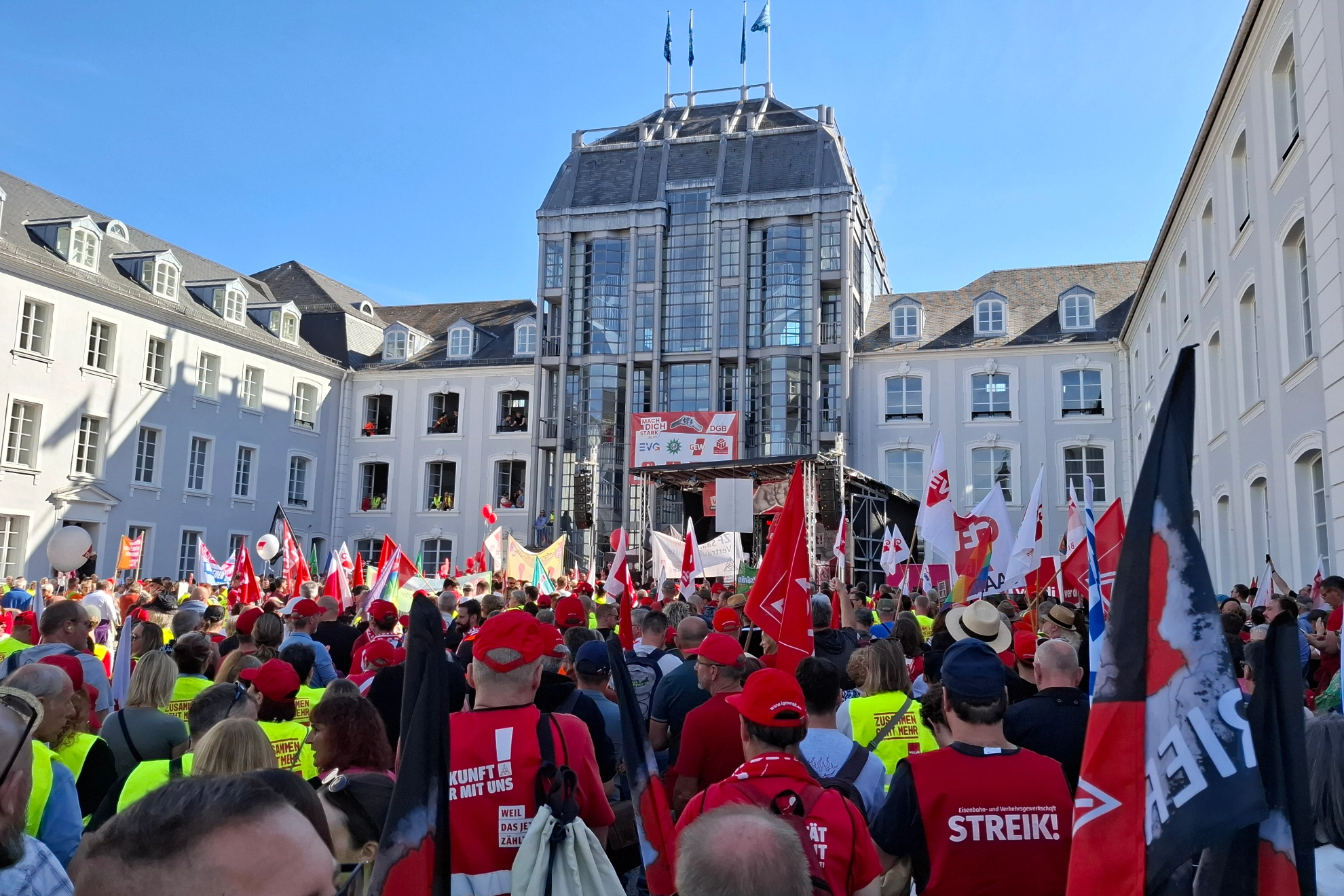 Hart verdient! DGB Demo Saarbrücken