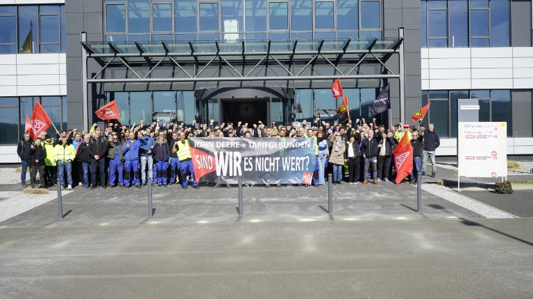 Foto-Aktion: Wir sind Viele  - Wir für Tarif!