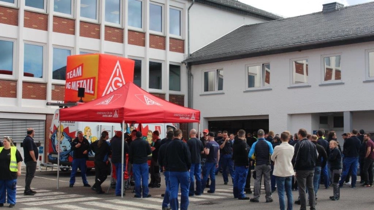 IG Metall Pausenaktion bei thyssenkrupp Bilstein