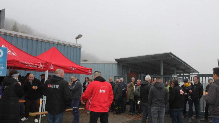 Warnstreiks bei Dura Automotive Systems GmbH und bei Bharat Forge GmbH