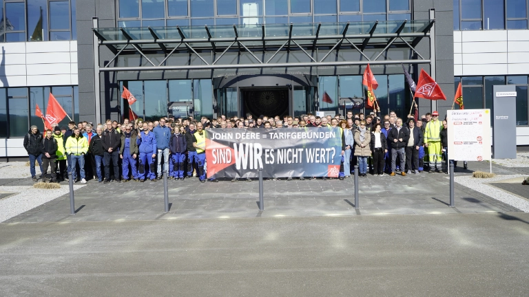 Foto-Aktion: Wir sind Viele  - Wir für Tarif!