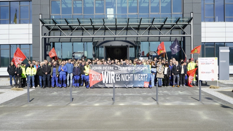 Foto-Aktion: Wir sind Viele  - Wir für Tarif!
