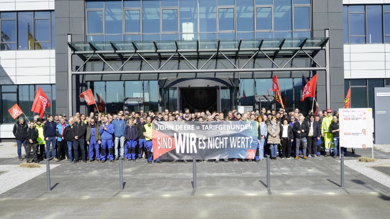 Foto-Aktion: Wir sind Viele  - Wir für Tarif!
